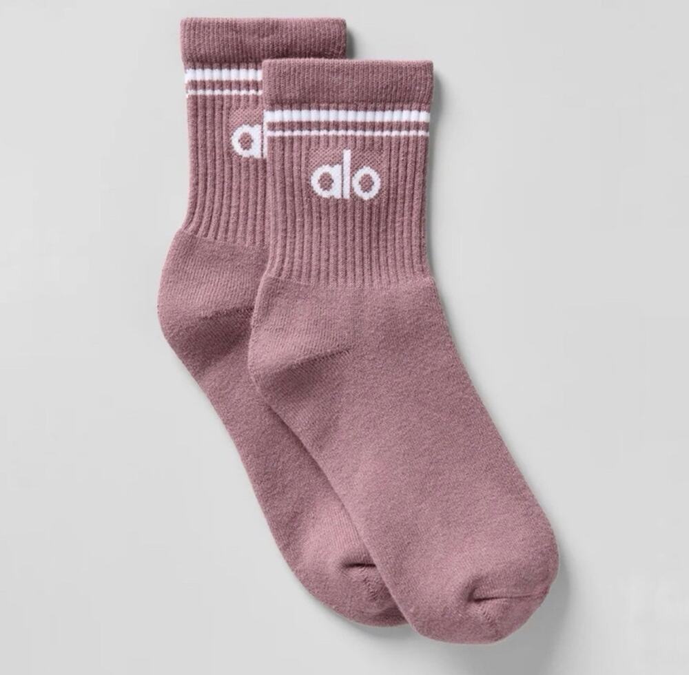 NWT alo Unisex Half-Crew Throwback Socks, Size M